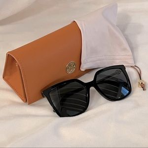 Tory Burch Miller Square Sunglasses Black Gold TY7146